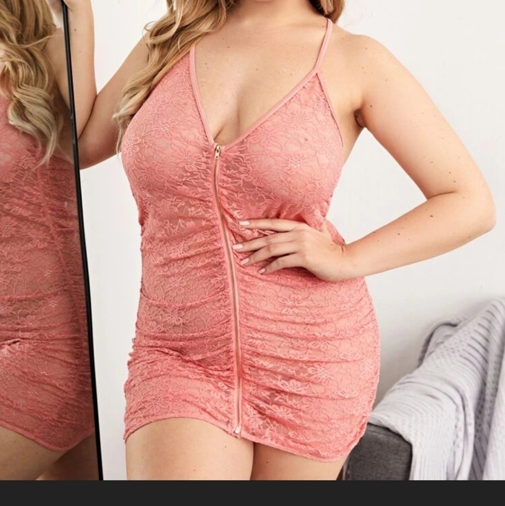 NWOT Blush 1x lace zip front lace chemise